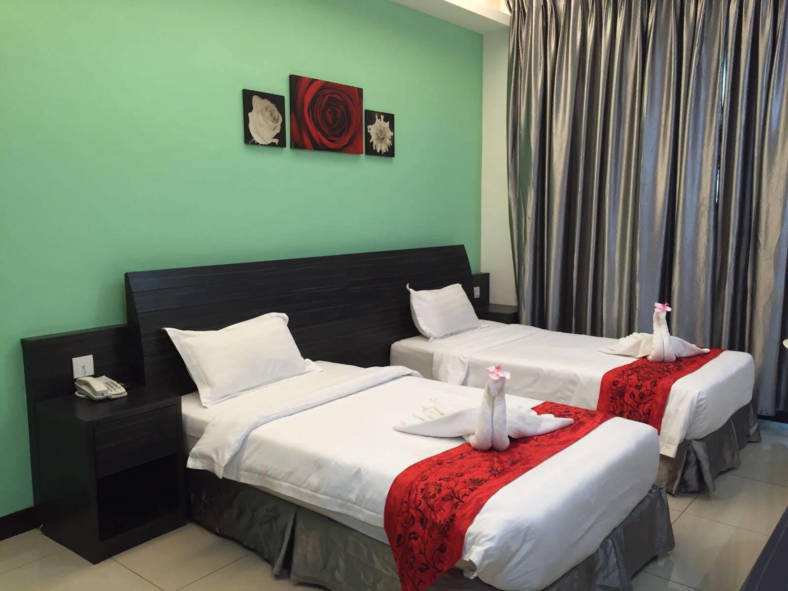 Hotel Downtown 3*