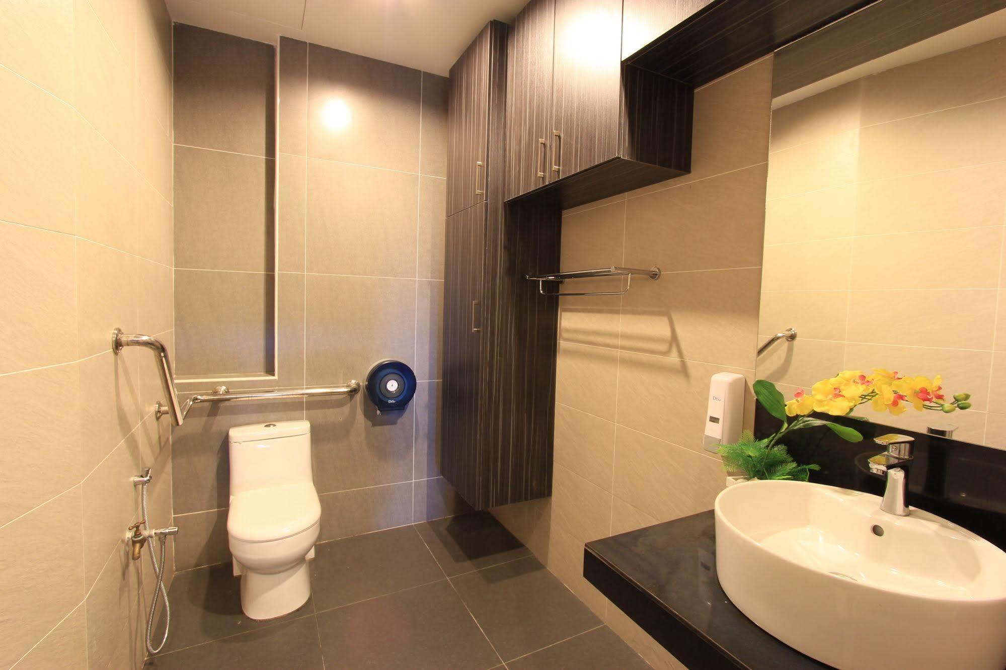 Hotel Downtown 3*