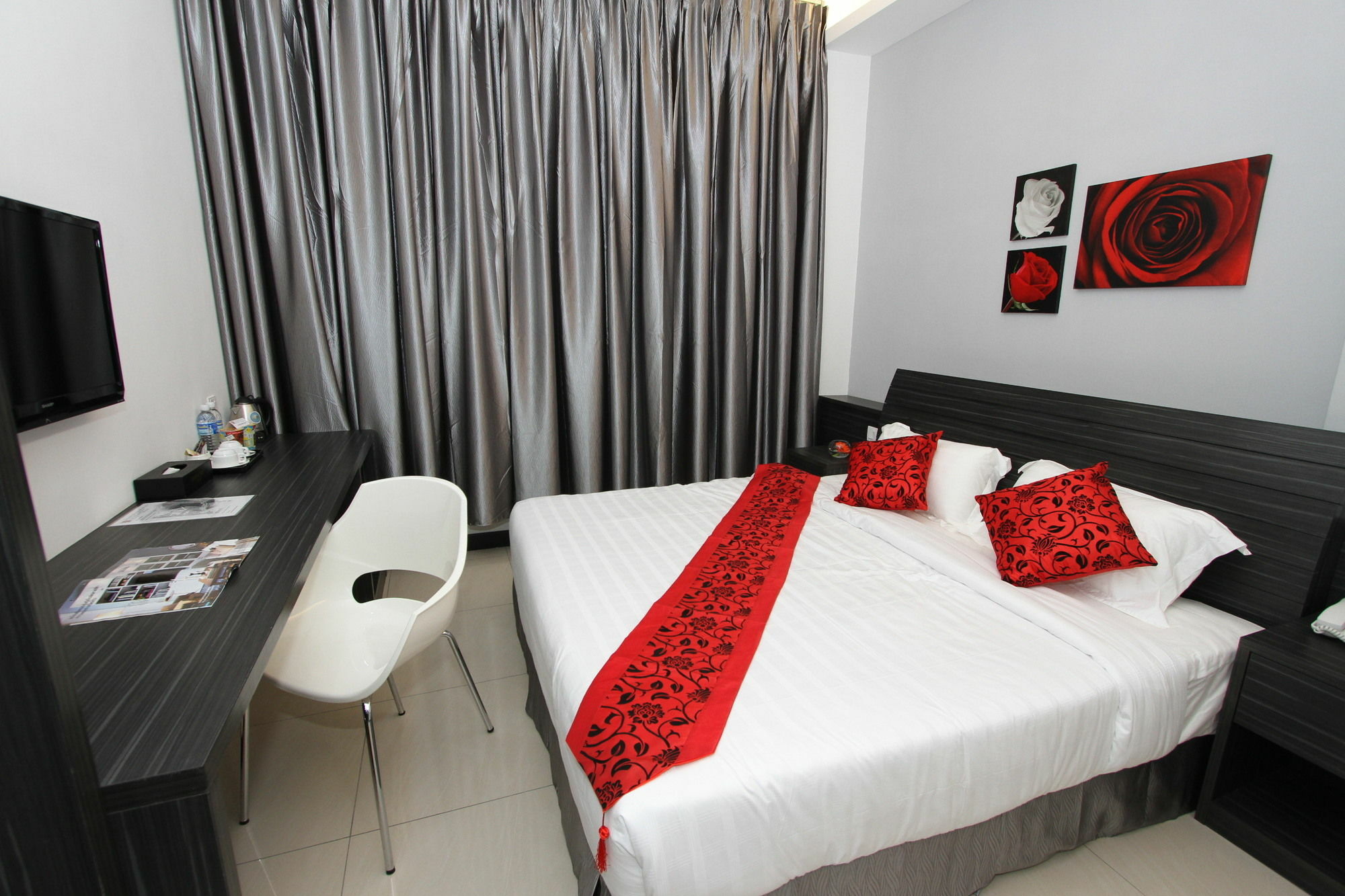Downtown 3*