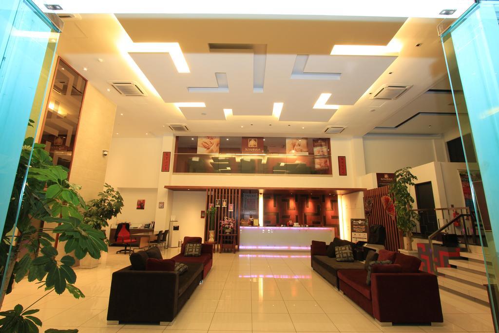 Hotel Downtown 3*