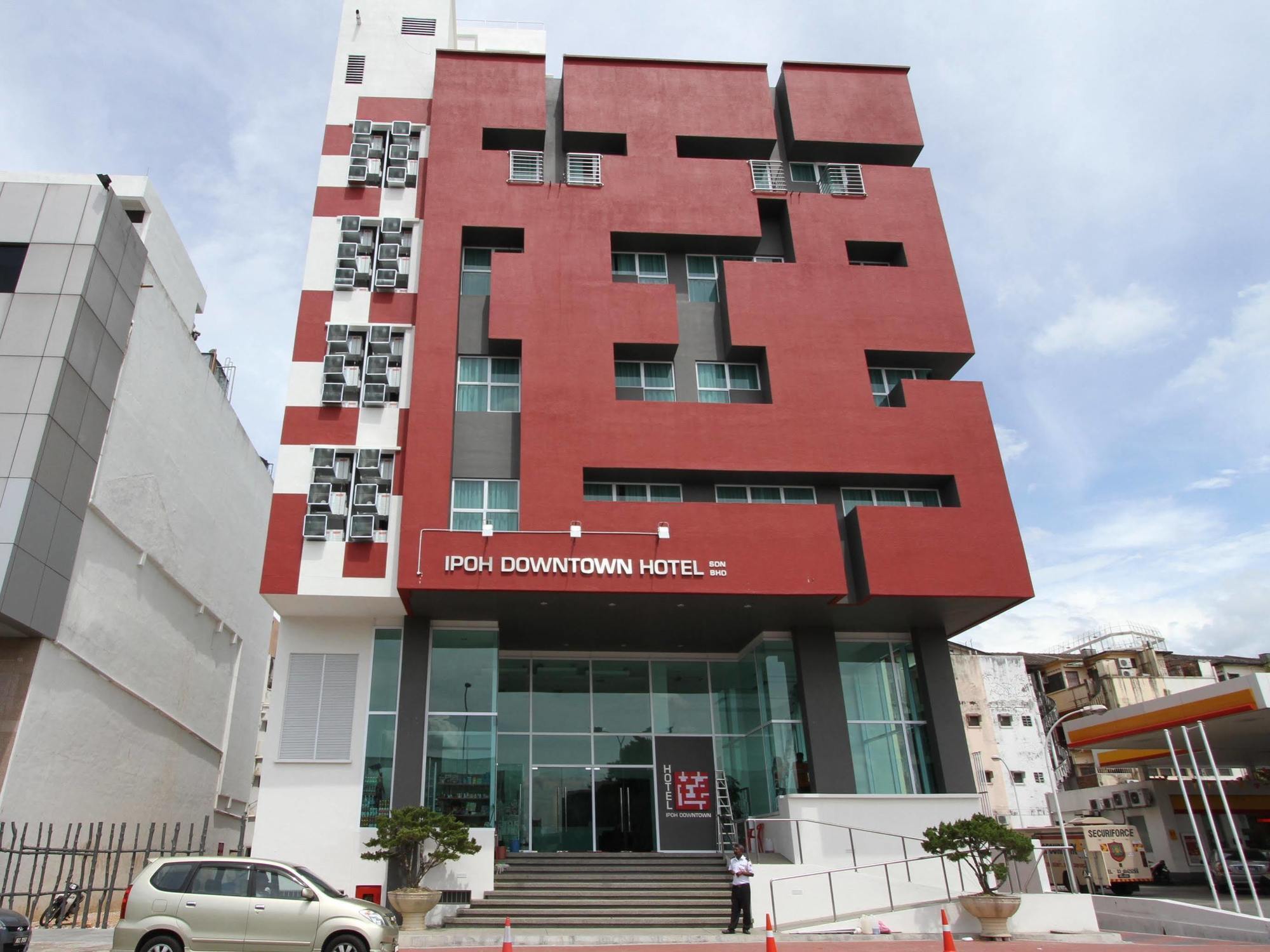 Downtown 3*