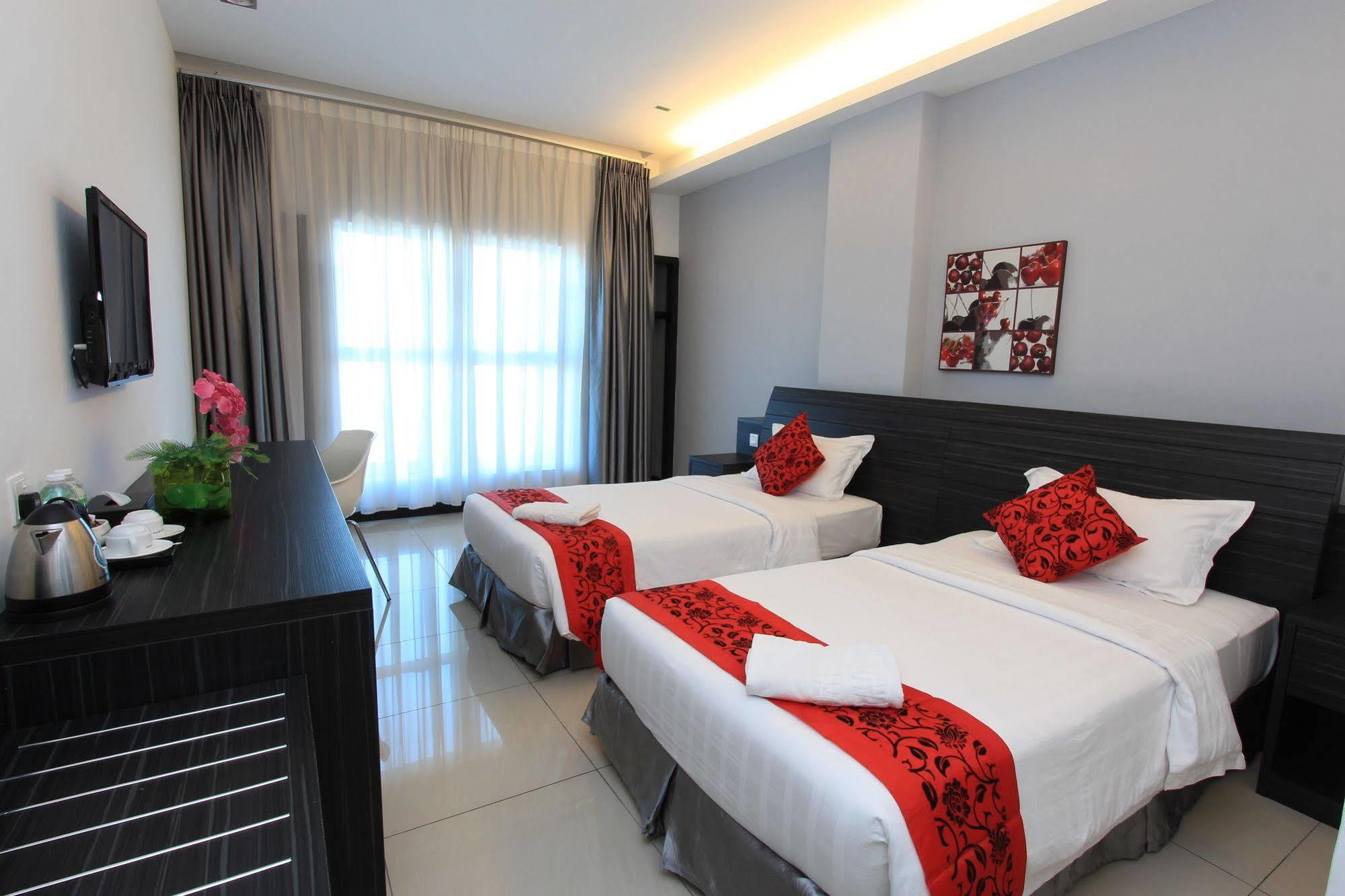 Hotel Downtown 3*